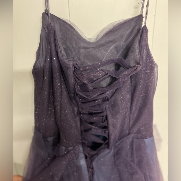 Blue/purple dress. Lightly used, few loose threads, partially frayed. - Picture 5 of 10